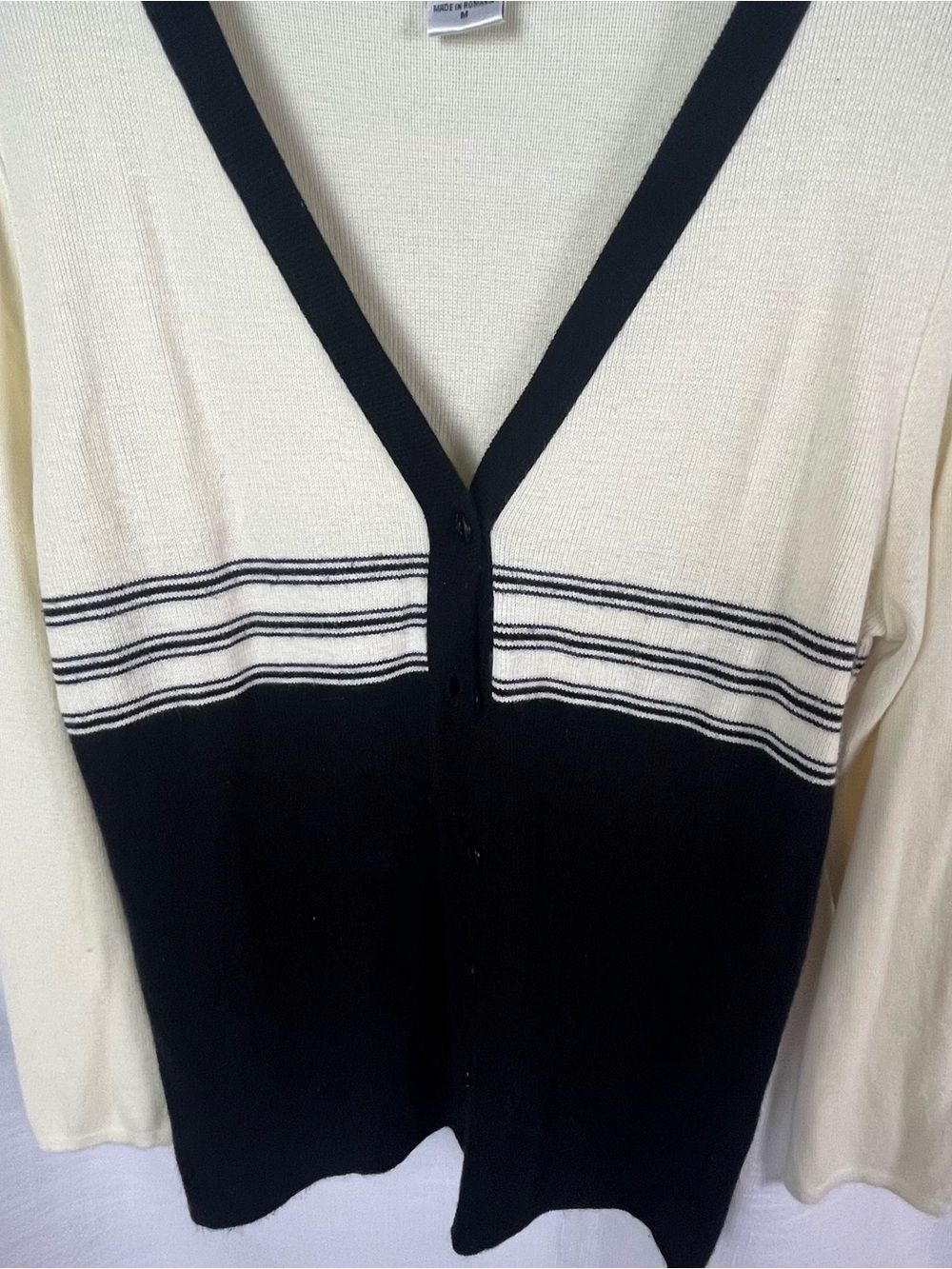 Vintage 90s Leslie Fay Colorblock Black and White Cardigan - Picture 4 of 5